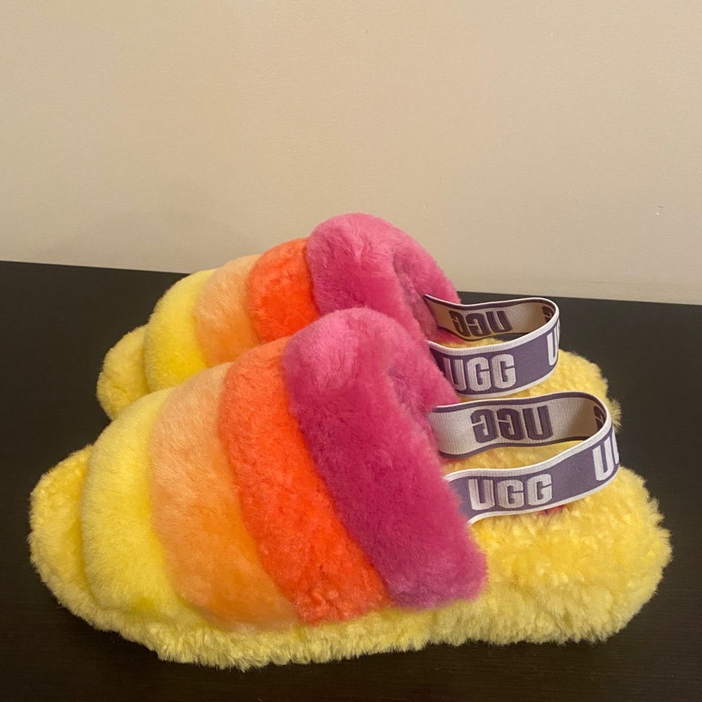 Women’s UGG Pride Fluff Yeah Slide Size 9